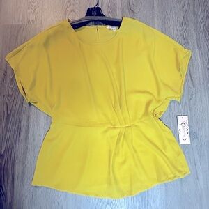 Yellow top, size small